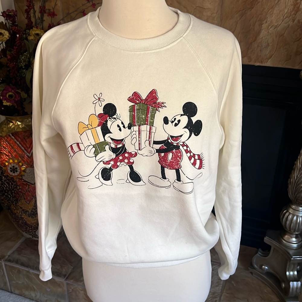 Faizer Small, Disney collection white color